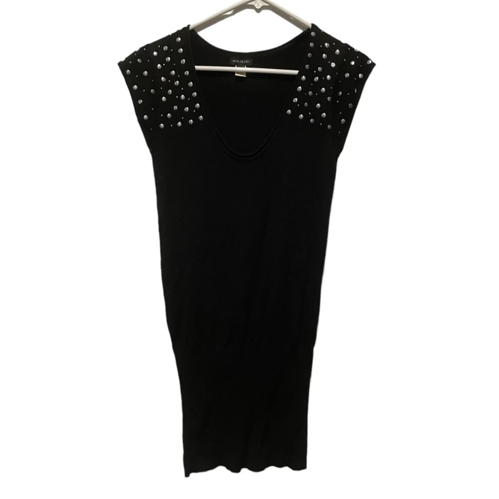NIKIBIKI, ladies size M shirt. Long, Stretching
